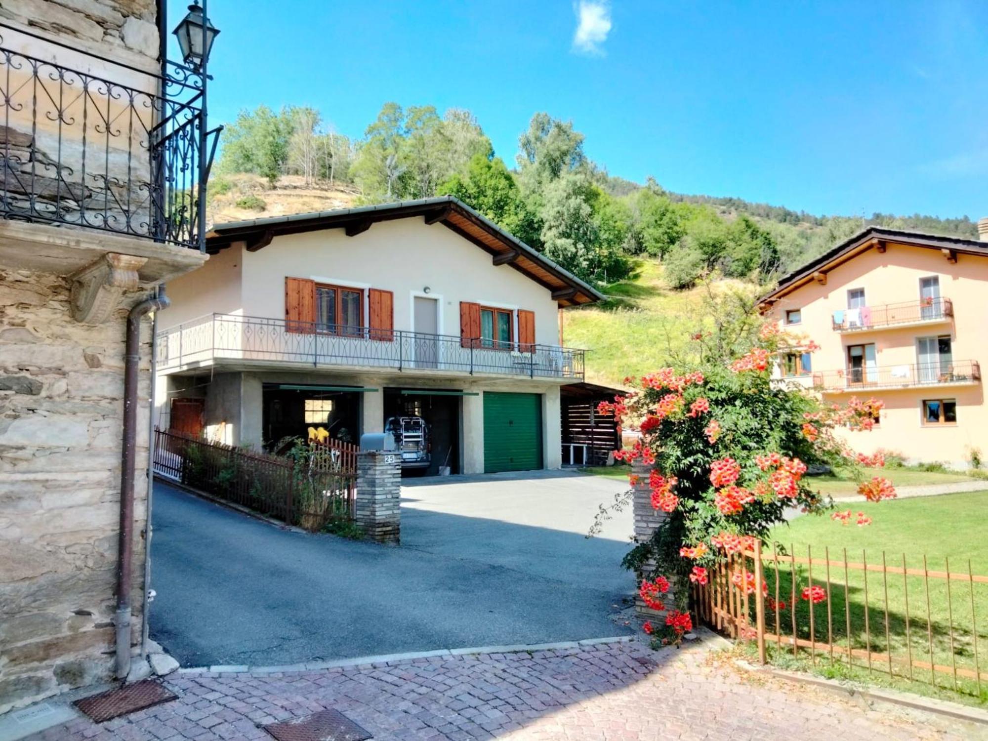 Casa Singola Totalmente Indipendente Villa Introd Bagian luar foto